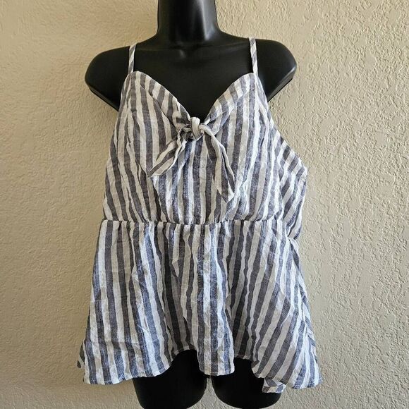 NWT Torrid Striped Seersucker Peplum Tank Top - Picture 2 of 12